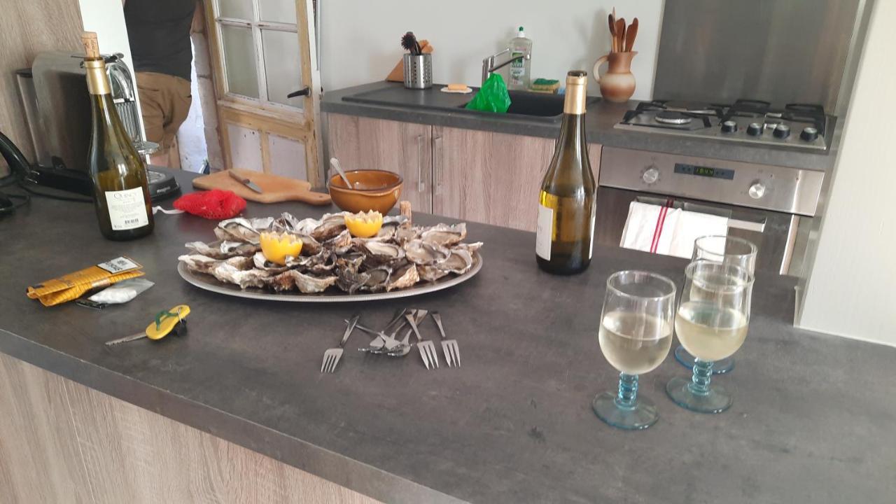 Maison De Pecheur Renovee Avec Cour Proche Du Port レ・サ​​ーブル・ドロンヌ エクステリア 写真