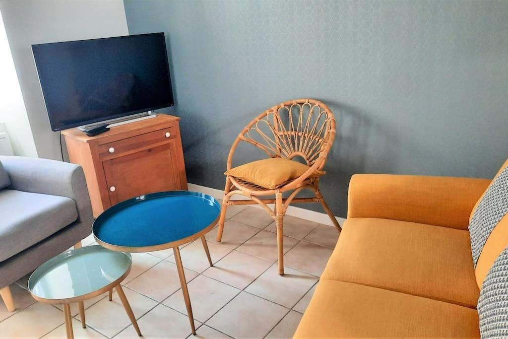Maison De Pecheur Renovee Avec Cour Proche Du Port レ・サ​​ーブル・ドロンヌ エクステリア 写真