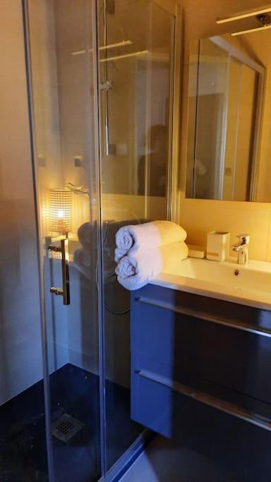 Maison De Pecheur Renovee Avec Cour Proche Du Port レ・サ​​ーブル・ドロンヌ エクステリア 写真